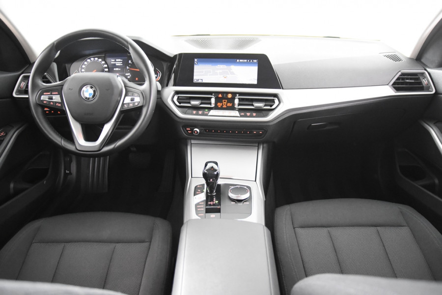BMW 3-serie 320 iA Sedan *1ste Eigenaar*Park assist*Carplay*