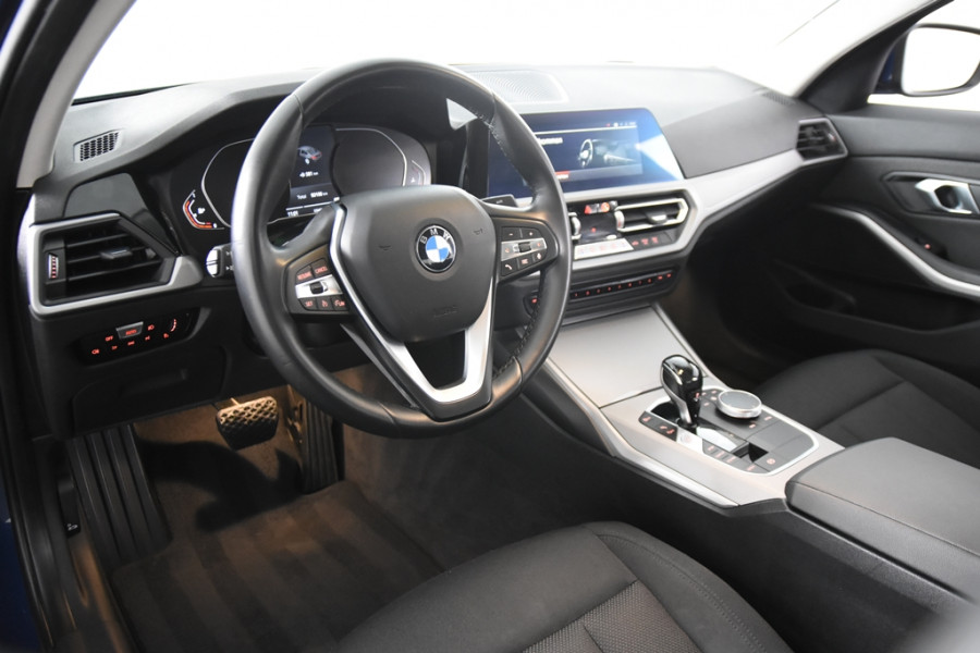 BMW 3-serie 320 iA Sedan *1ste Eigenaar*Park assist*Carplay*