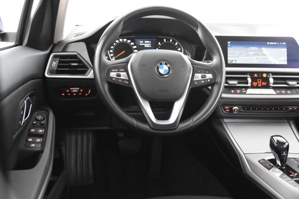 BMW 3-serie 320 iA Sedan *1ste Eigenaar*Park assist*Carplay*