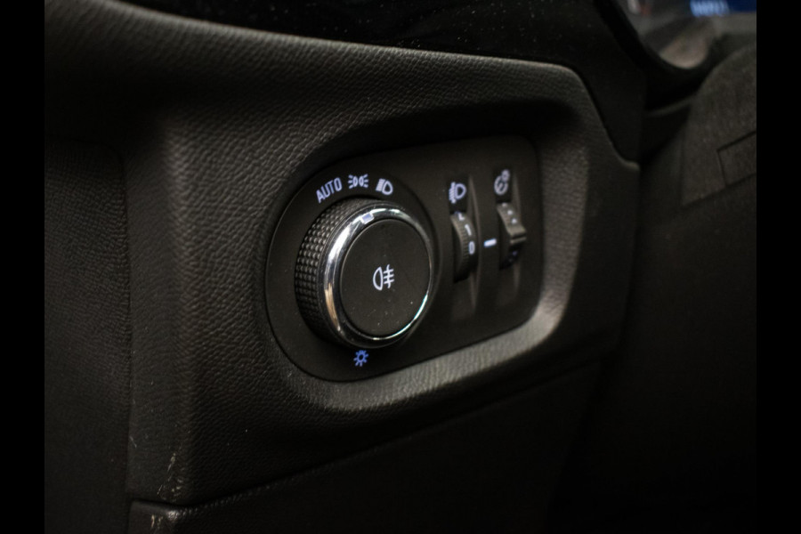 Opel Corsa 1.2 Edition Sport (APPLE CARPLAY,NAVI,LANE ASSIST,PDC,LED,CRUISE,SPORTSTOELEN,NETTE STAAT)