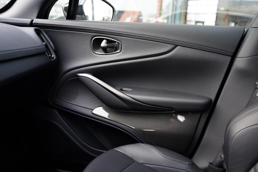 Aston Martin Dbx 4.0 V8 707 Carbon Elek. Trekhaak