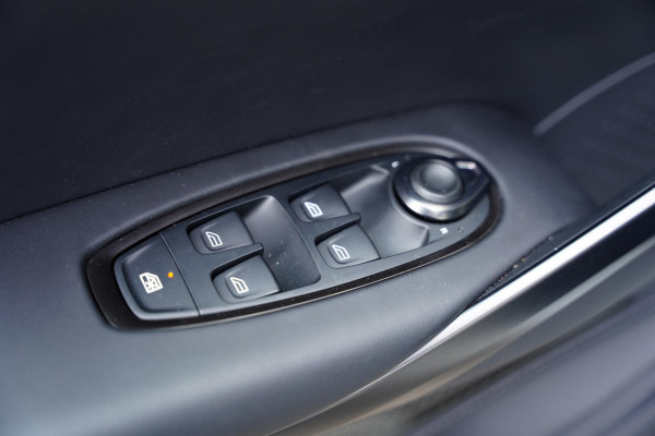 Aston Martin Dbx 4.0 V8 707 Carbon Elek. Trekhaak