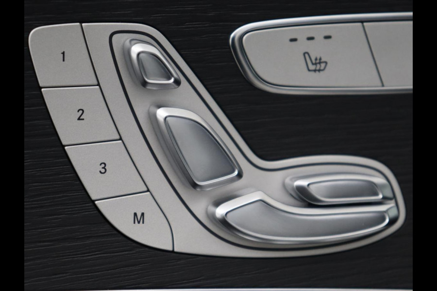 Mercedes-Benz C-Klasse 300de AMG Night | Adaptive cruise | 360 Camera | Leder | Burmester Surround | Trekhaak | Carplay | Stoelverwarming | Memory | Navigatie | Digital Cockpit | PHEV | Plug In