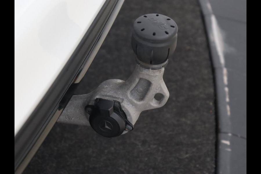 Mercedes-Benz C-Klasse 300de AMG Night | Adaptive cruise | 360 Camera | Leder | Burmester Surround | Trekhaak | Carplay | Stoelverwarming | Memory | Navigatie | Digital Cockpit | PHEV | Plug In