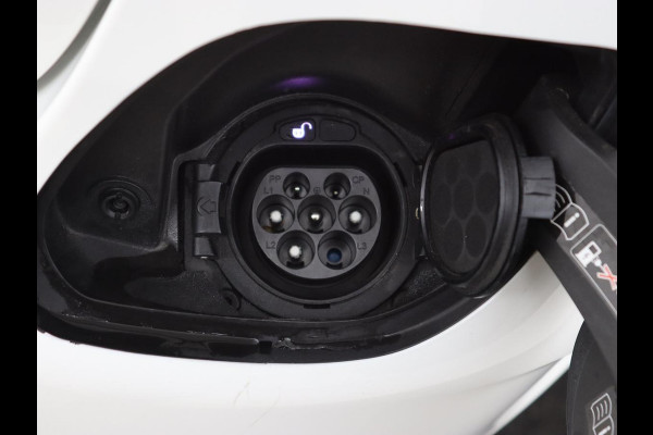 Mercedes-Benz C-Klasse 300de AMG Night | Adaptive cruise | 360 Camera | Leder | Burmester Surround | Trekhaak | Carplay | Stoelverwarming | Memory | Navigatie | Digital Cockpit | PHEV | Plug In