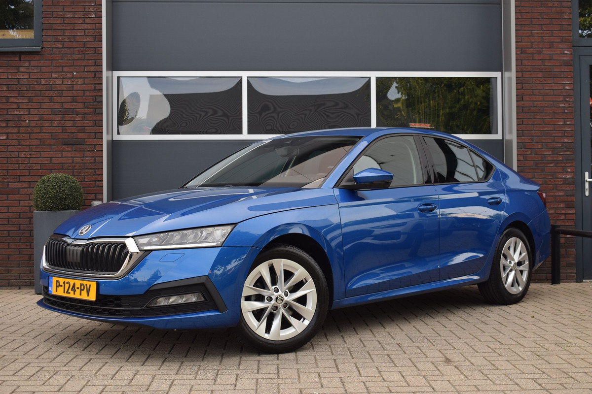 Škoda Octavia 1.5 e-TSI 150pk Ambition Plus | Trekhaak | Camera | Carplay