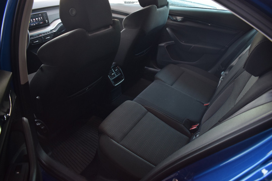 Škoda Octavia 1.5 e-TSI 150pk Ambition Plus | Trekhaak | Camera | Carplay