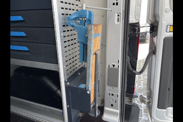 Ford Transit 310 2.0 TDCI 130pk L3H2 Trend / vaste prijs rijklaar € 18.950 ex btw / lease vanaf € 319 / Sortimo ingerichte laadruimte met omvormer / distributie riem vervangen!