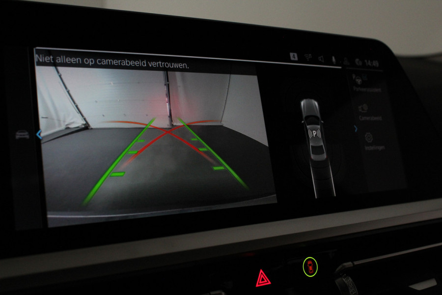 BMW 3 Serie 330e High Executive 292pk/Cognac Leer/Memory/Schuifdak/Luxury Line/ kleur MINERALGRAU/Achteruitrijcamera