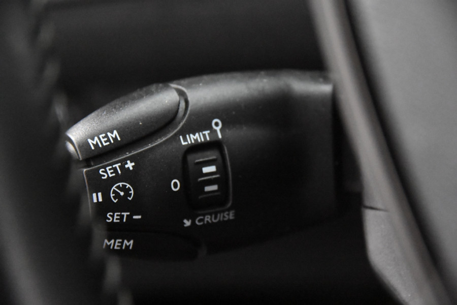 Peugeot 2008 Active *1ste Eigenaar*Navigatie*Camera*Carplay*