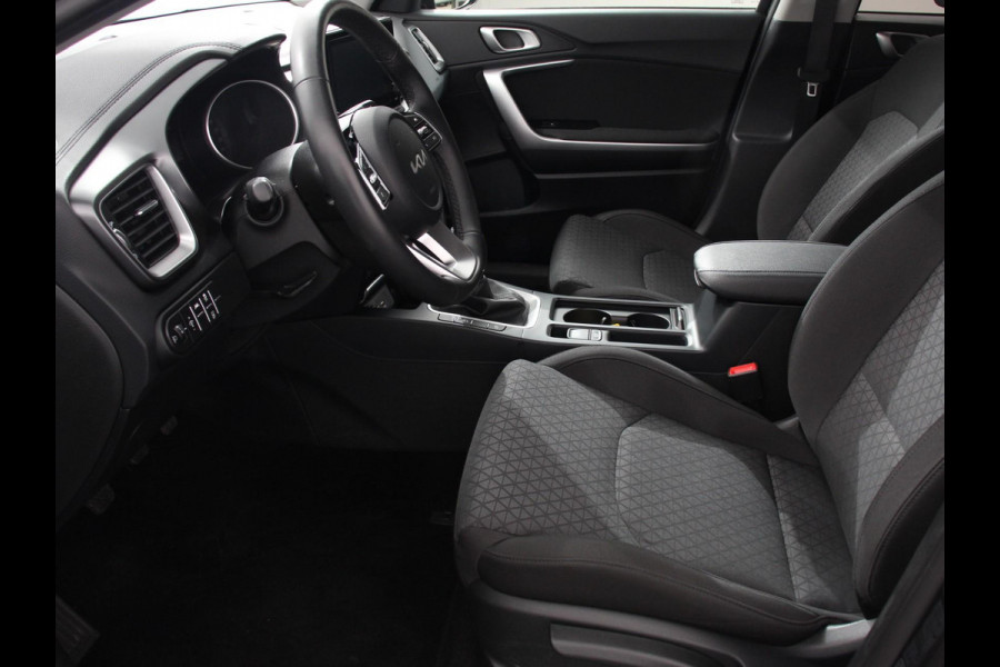 Kia Ceed Sportswagon 1.0 T-GDi Prestige | Navigatie | Apple Carplay/Android Auto | Climate Control | Cruise Control | Lane Assist | Stoel/Stuurverwarming | Privacy Glass | Camera