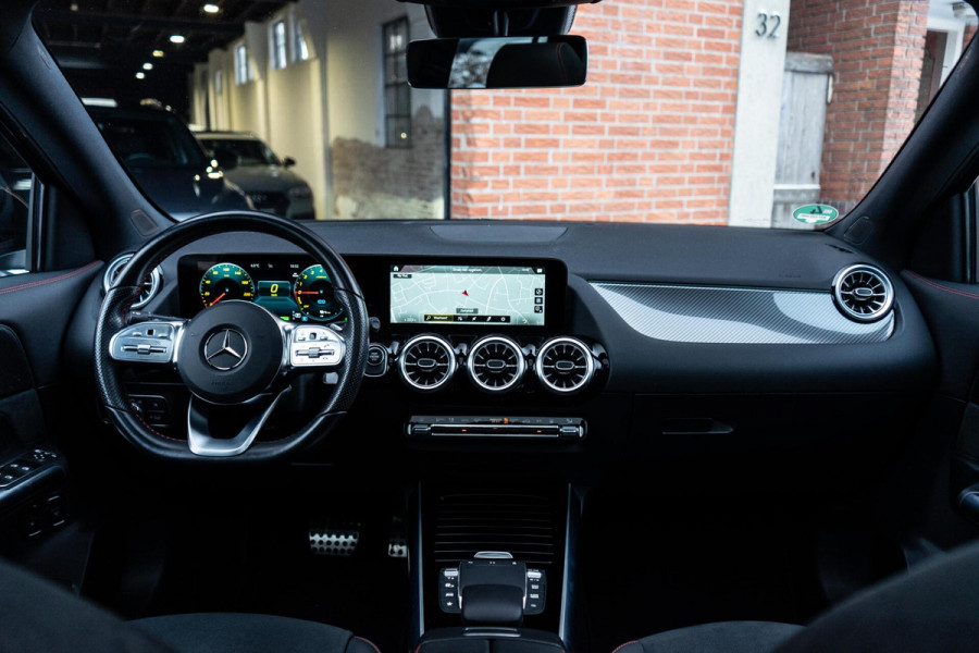 Mercedes-Benz GLA 250 e AMG Line Pano / Trekhaak / Camera