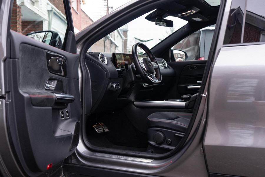 Mercedes-Benz GLA 250 e AMG Line Pano / Trekhaak / Camera