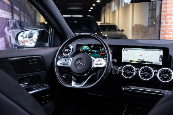 Mercedes-Benz GLA 250 e AMG Line Pano / Trekhaak / Camera