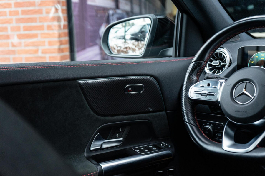 Mercedes-Benz GLA 250 e AMG Line Pano / Trekhaak / Camera