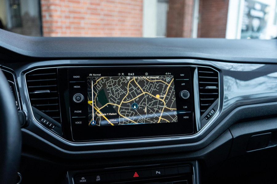 Volkswagen T-Roc 1.5 TSI R-Line Pano / Camera / ACC