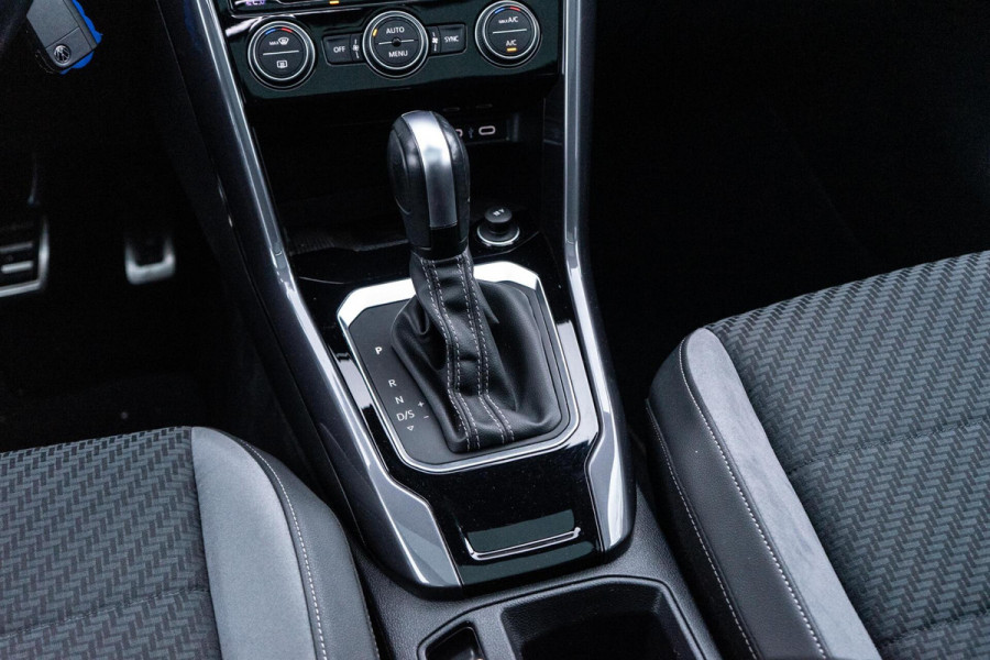 Volkswagen T-Roc 1.5 TSI R-Line Pano / Camera / ACC