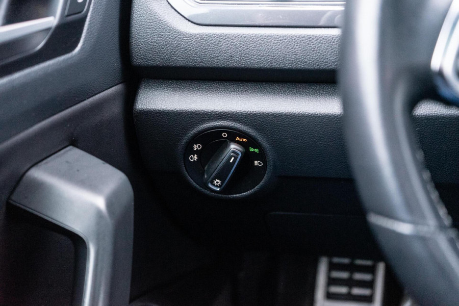 Volkswagen T-Roc 1.5 TSI R-Line Pano / Camera / ACC