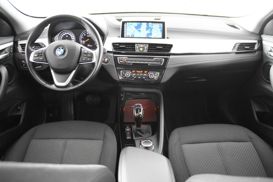 BMW X2 sDrive18i Automaat *1ste Eigenaar*Navigatie*Stoelverwarming*PDC*