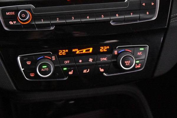 BMW X2 sDrive18i Automaat *1ste Eigenaar*Navigatie*Stoelverwarming*PDC*