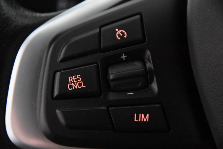 BMW X2 sDrive18i Automaat *1ste Eigenaar*Navigatie*Stoelverwarming*PDC*