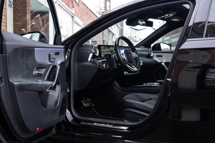 Mercedes-Benz A-Klasse 250 e AMG Line Pano / Burmester / Memory