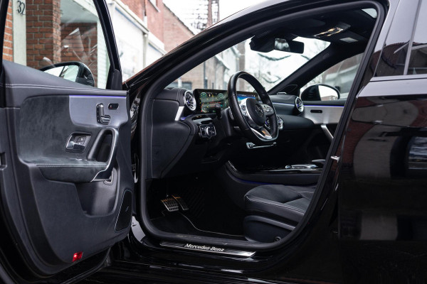 Mercedes-Benz A-Klasse 250 e AMG Line Pano / Burmester / Memory