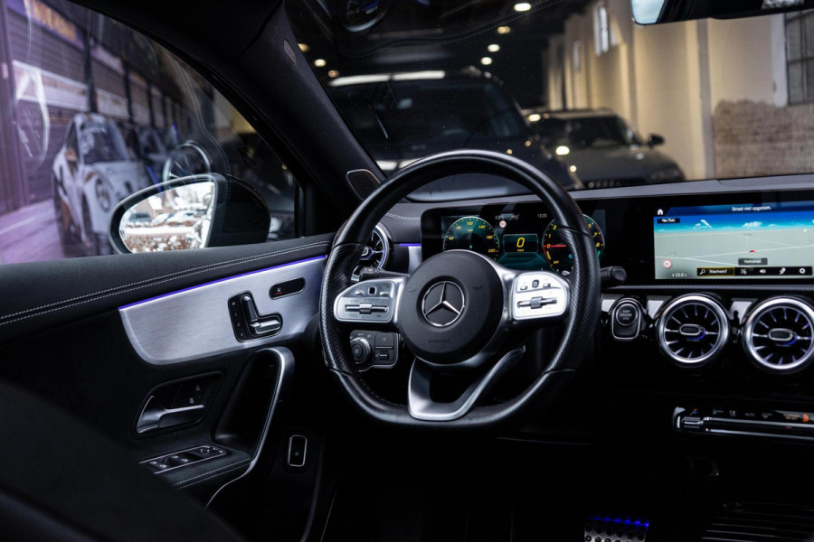 Mercedes-Benz A-Klasse 250 e AMG Line Pano / Burmester / Memory