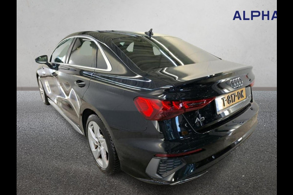 Audi A3 Limousine 30 TFSI S edition Navigatie Apple Carplay/Android Auto Parkeersensoren Adaptive Cruise Control Virtual Cockpit Climate Control Getinte ramen Lichtmetalen velgen