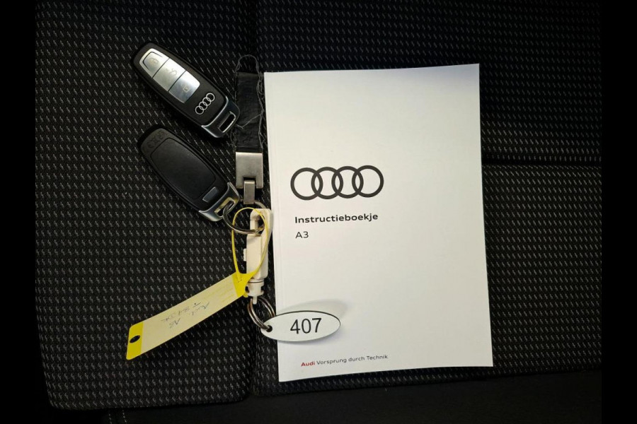 Audi A3 Limousine 30 TFSI S edition Navigatie Apple Carplay/Android Auto Parkeersensoren Adaptive Cruise Control Virtual Cockpit Climate Control Getinte ramen Lichtmetalen velgen