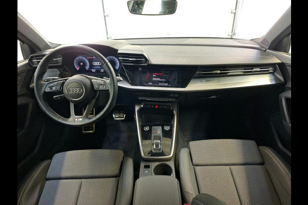 Audi A3 Limousine 30 TFSI S edition Navigatie Apple Carplay/Android Auto Parkeersensoren Adaptive Cruise Control Virtual Cockpit Climate Control Getinte ramen Lichtmetalen velgen