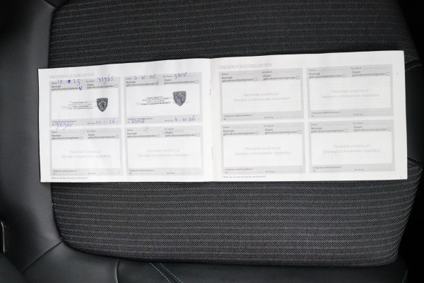 Peugeot 3008 1.2 Allure*130PK*ECC*CRUISE*NAVI*CARPLAY*