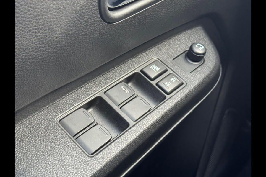 Suzuki Ignis 1.2 Smart Hybrid 83pk Style | Cruise control, Stoelverwarming, Keyless, Navigatie, Lichtmetalen velgen