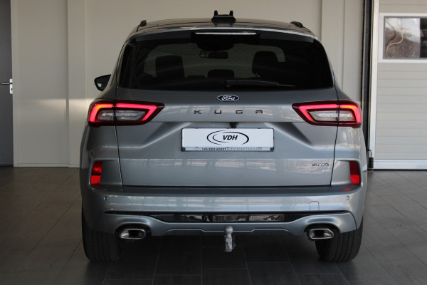 Ford Kuga 2.5-243pk PHEV ST-Line X. Van €. 54.937,- voor €. 43.735,- Trekgewicht van 2.100kg ! Elektr. panodak., elektr. trekhaak, stoel-, stuur- en voorraamverw., 360gr. Camera, HUD, AppleCarplay/Androidauto, Elektr. verstelb. comfortstoelen, LED verl.
