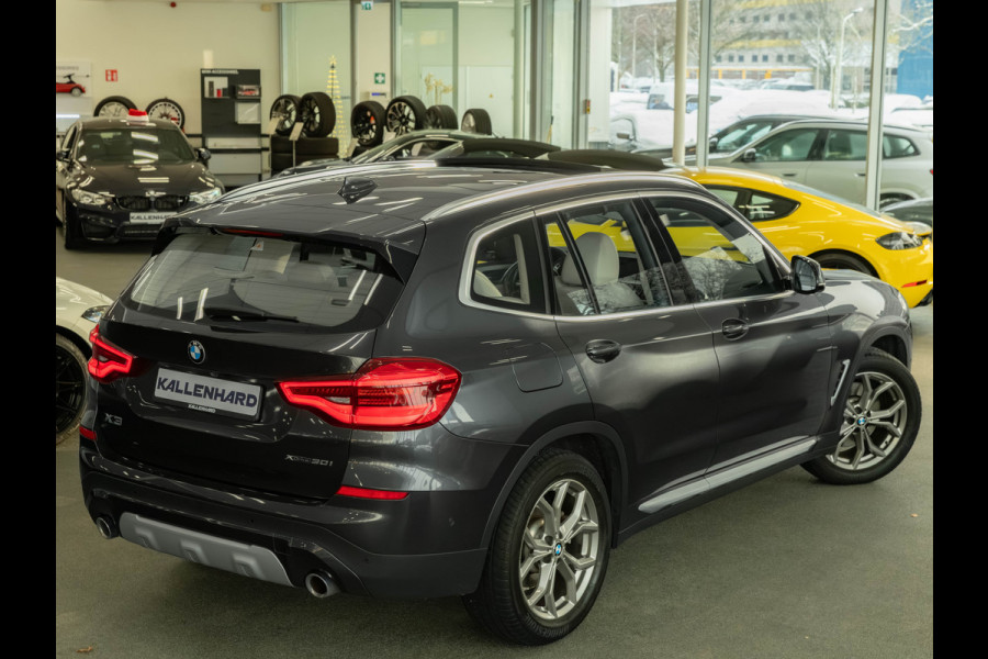BMW X3 xDrive30i xLine - Pano - Trekhaak - Memoryzetel - Camera - Head-Up
