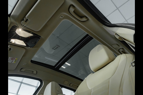 BMW X3 xDrive30i xLine - Pano - Trekhaak - Memoryzetel - Camera - Head-Up