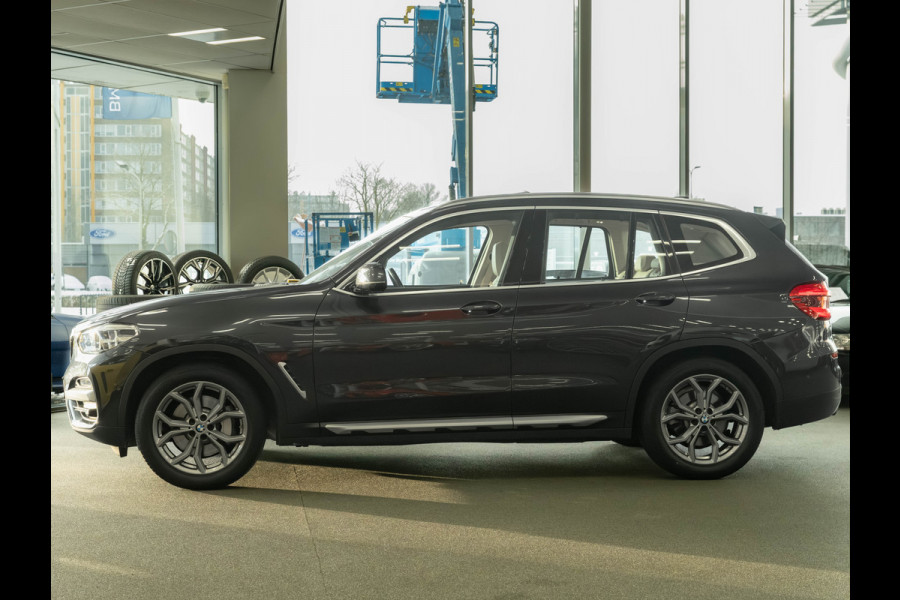BMW X3 xDrive30i xLine - Pano - Trekhaak - Memoryzetel - Camera - Head-Up