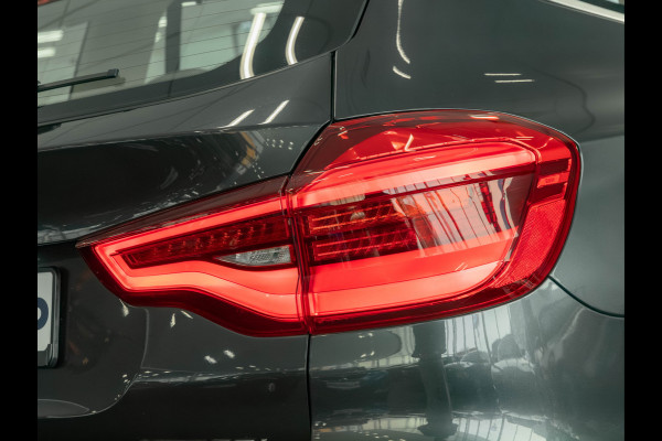 BMW X3 xDrive30i xLine - Pano - Trekhaak - Memoryzetel - Camera - Head-Up