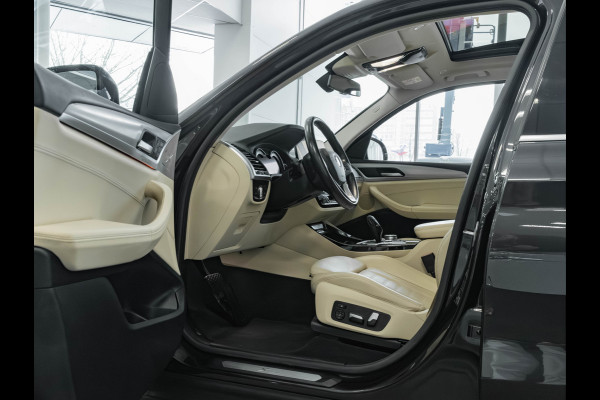 BMW X3 xDrive30i xLine - Pano - Trekhaak - Memoryzetel - Camera - Head-Up