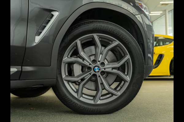 BMW X3 xDrive30i xLine - Pano - Trekhaak - Memoryzetel - Camera - Head-Up