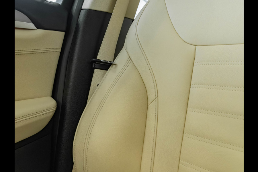 BMW X3 xDrive30i xLine - Pano - Trekhaak - Memoryzetel - Camera - Head-Up