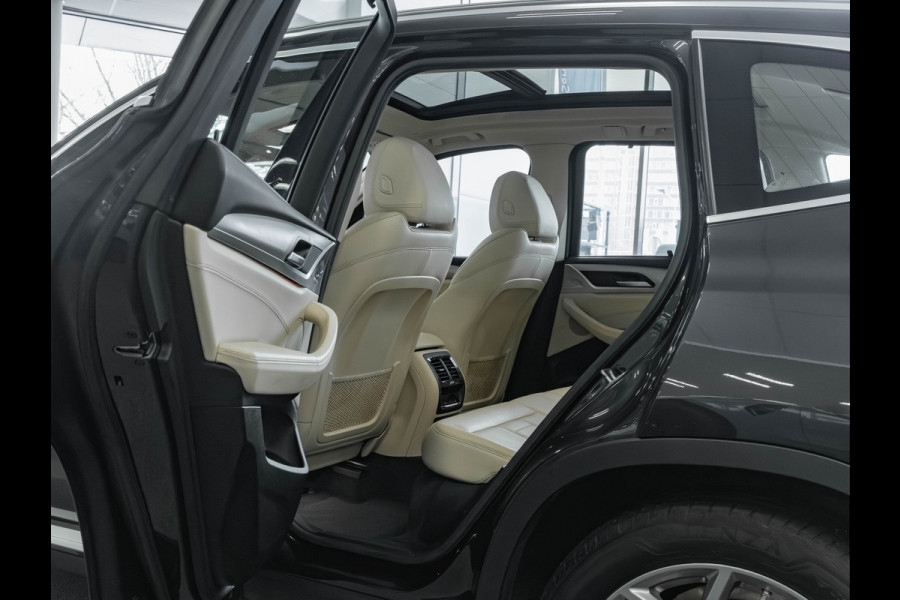BMW X3 xDrive30i xLine - Pano - Trekhaak - Memoryzetel - Camera - Head-Up
