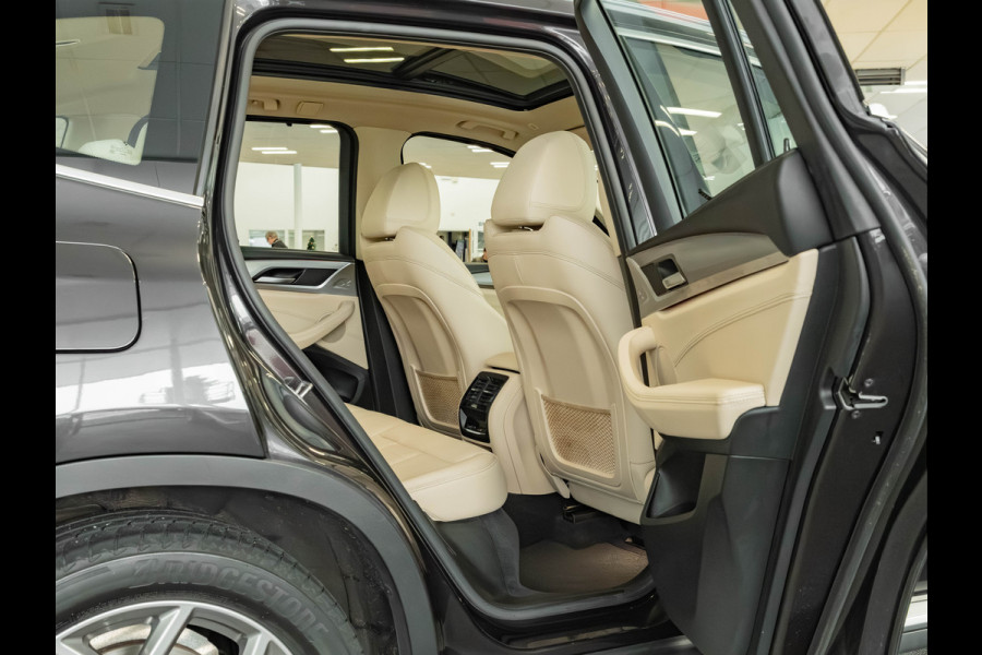 BMW X3 xDrive30i xLine - Pano - Trekhaak - Memoryzetel - Camera - Head-Up