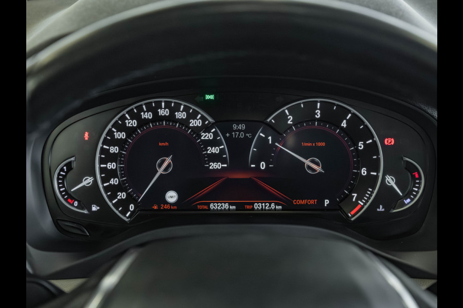 BMW X3 xDrive30i xLine - Pano - Trekhaak - Memoryzetel - Camera - Head-Up