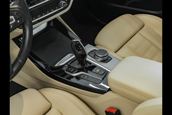 BMW X3 xDrive30i xLine - Pano - Trekhaak - Memoryzetel - Camera - Head-Up