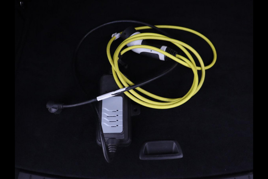 BMW 2 Serie Active Tourer 225xe iPerformance Luxury Line | Panoramadak | Stoelverwarming | Leder | Head-Up | Carplay | Stuurverwarming | Full LED | Harman/Kardon | Navigatie | Keyless | PHEV | Plug In