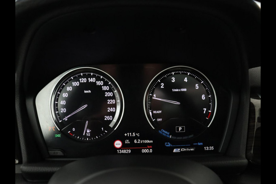 BMW 2 Serie Active Tourer 225xe iPerformance Luxury Line | Panoramadak | Stoelverwarming | Leder | Head-Up | Carplay | Stuurverwarming | Full LED | Harman/Kardon | Navigatie | Keyless | PHEV | Plug In