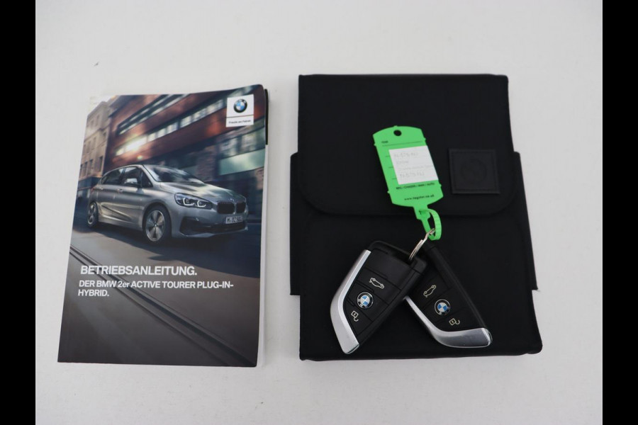 BMW 2 Serie Active Tourer 225xe iPerformance Luxury Line | Panoramadak | Stoelverwarming | Leder | Head-Up | Carplay | Stuurverwarming | Full LED | Harman/Kardon | Navigatie | Keyless | PHEV | Plug In