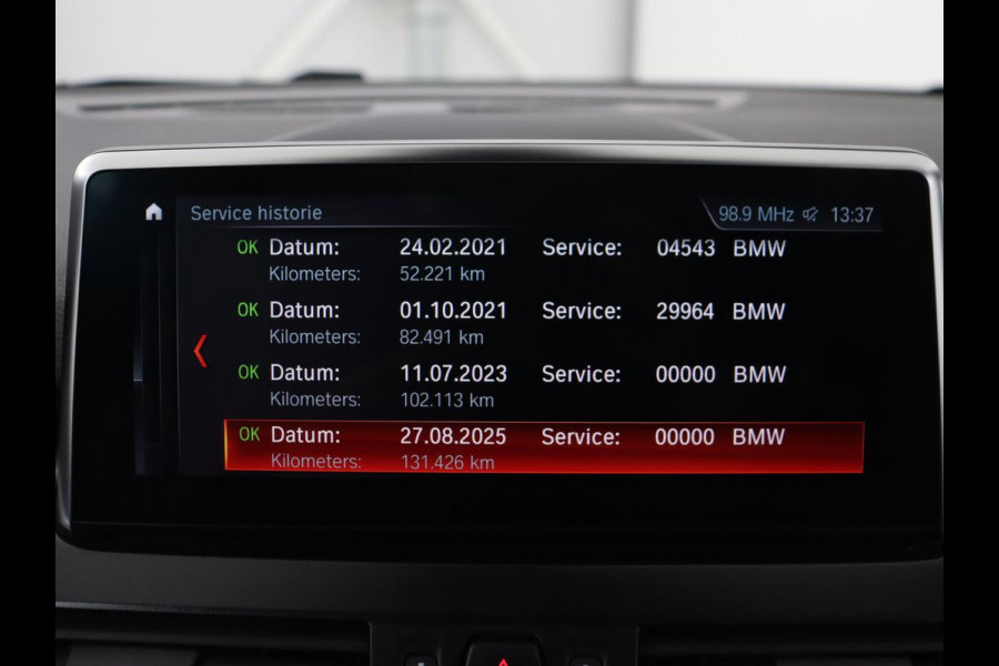 BMW 2 Serie Active Tourer 225xe iPerformance Luxury Line | Panoramadak | Stoelverwarming | Leder | Head-Up | Carplay | Stuurverwarming | Full LED | Harman/Kardon | Navigatie | Keyless | PHEV | Plug In