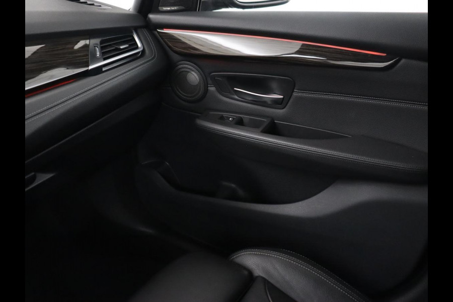 BMW 2 Serie Active Tourer 225xe iPerformance Luxury Line | Panoramadak | Stoelverwarming | Leder | Head-Up | Carplay | Stuurverwarming | Full LED | Harman/Kardon | Navigatie | Keyless | PHEV | Plug In